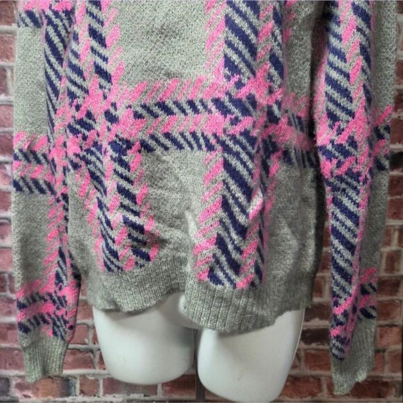 Jun & Ivy Plaid Knit Sweater – Women’s Size Medium – Gray & Pink – Crew Neck - Picture 2 of 7